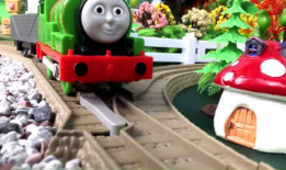 小火车玩具视频,童趣盎然，亲子互动新体验